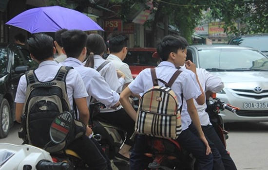 Hà Nội quản chặt học sinh vi phạm giao thông 